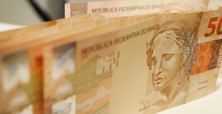 INSS: 2ª parcela do 13º salário começa a ser paga