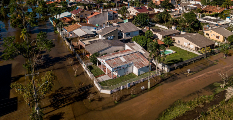 PL suspende cobrança de tributos federais para obras de reconstrução