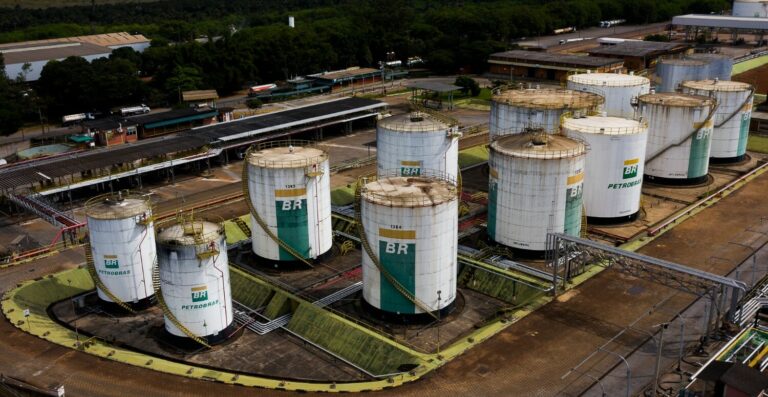 Petrobras fecha acordo bilionário no Carf