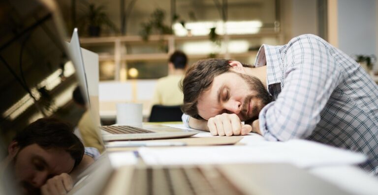 Emoções negativas no trabalho: como administrá-las e transformá-las