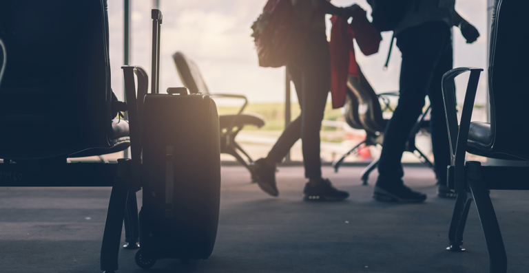 Empresários tem passaporte detido por dívida trabalhista