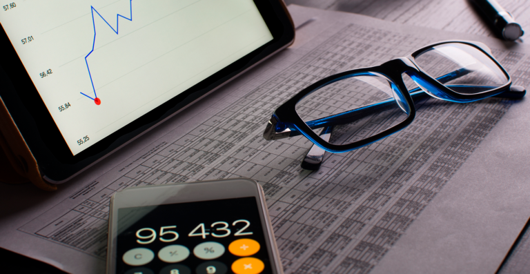 Quais são as causas de fraudes contábeis?