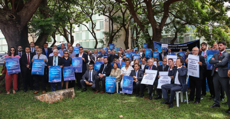 Auditores da RFB anunciam nova paralisação por reajuste salarial; veja o que será interrompido