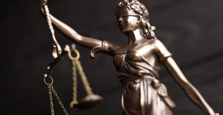 Ex-funcionários ganham na justiça direito à multa integral de FGTS