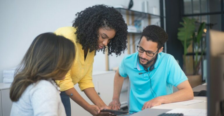 Novas tecnologias reafirmam a importância da interação humana; 77% discordam que cargos estão ameaçados