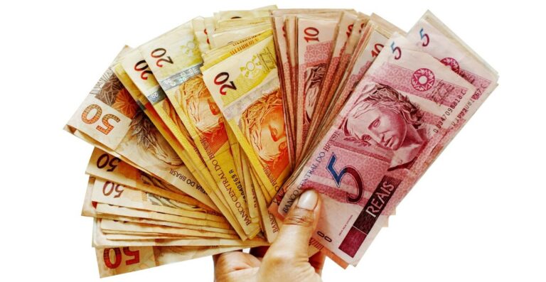 Receita libera consulta ao lote residual de restituições do IR de outubro