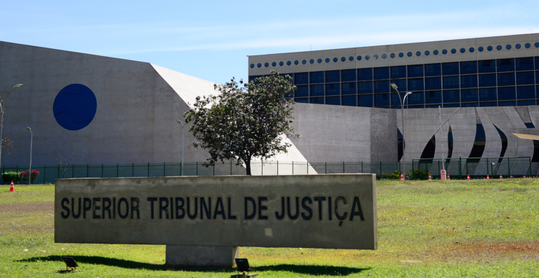 Cofins deve incidir sobre repasses de operadoras a credenciados, decide STJ