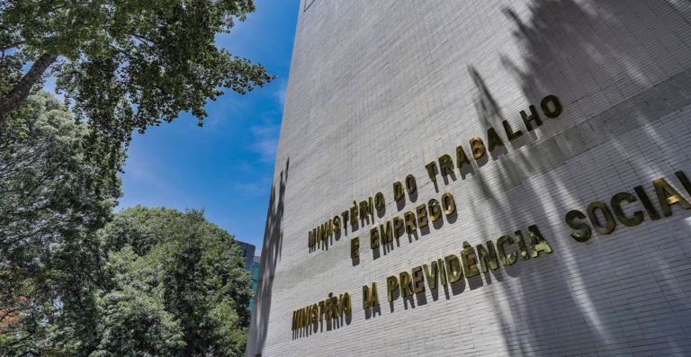 MTE elabora estratégias para garantir direitos a trabalhadores informais