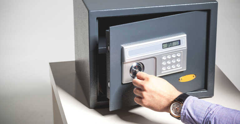 PEC de corte de gastos propõe alívio de R$ 1,1 tri aos cofres públicos até 2030