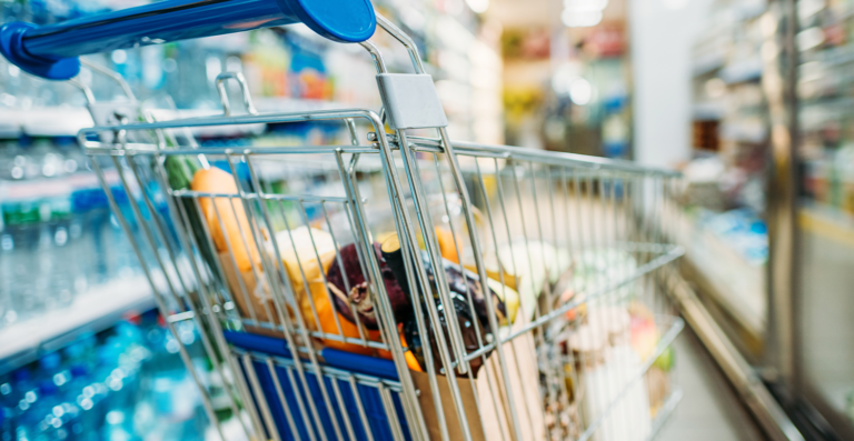 Polícia faz operação contra donos de supermercados que sonegavam impostos