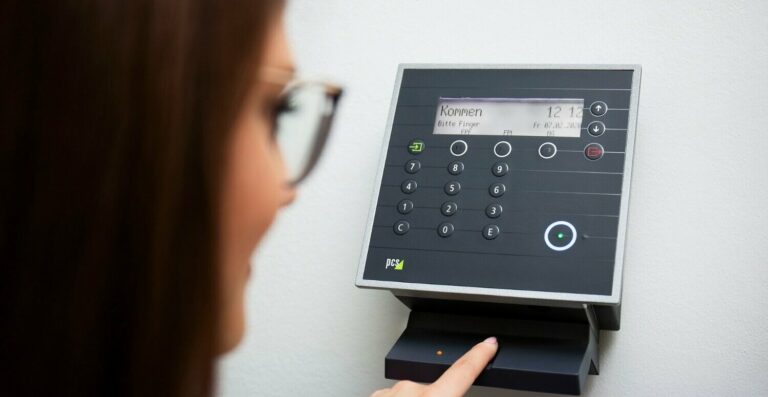 Registro de ponto: importância, riscos e boas práticas