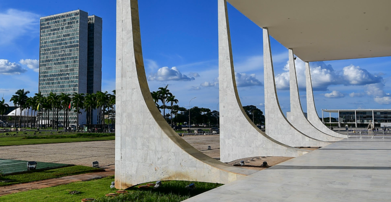 STF confirma inclusão de ISS, PIS e Cofins na base de cálculo do ISS