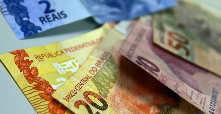 Remuneração de vendas: 76% dos profissionais com salários estáveis em 2024