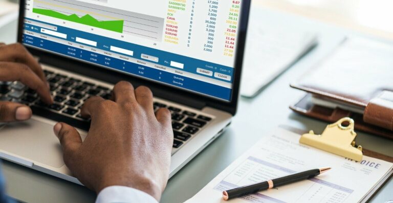 SPED e e-Social 2025: como evitar multas com as novas regras