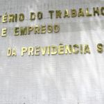 MTE adia para 2026 regra que altera trabalhos em feriados