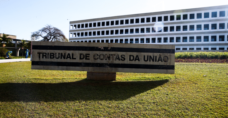 TCU aprova contas de 2024 com ressalvas e alerta fiscal
