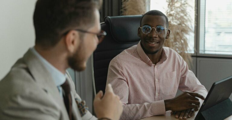 IA no RH: custos de recrutamento aumentam, mas IA otimiza processos