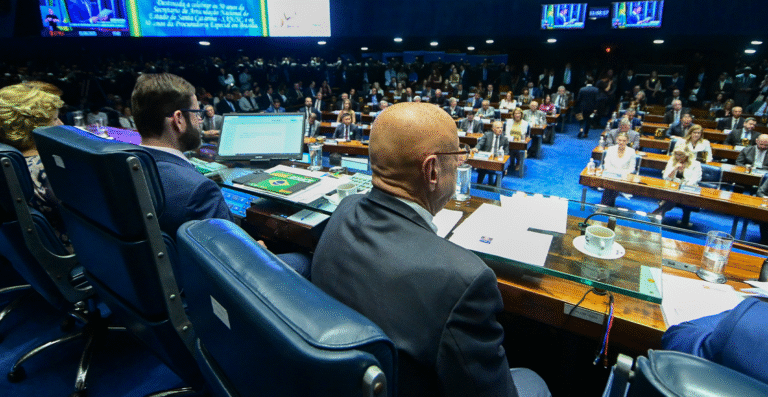 Comissão debate atualização da tabela do Simples Nacional na Câmara