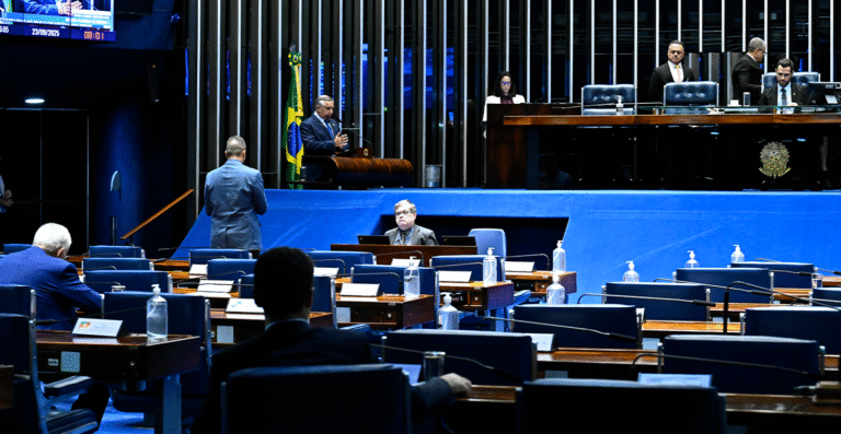 Isenção do IR para quem ganha até R$ 5 mil será votada na Câmara dia 1º