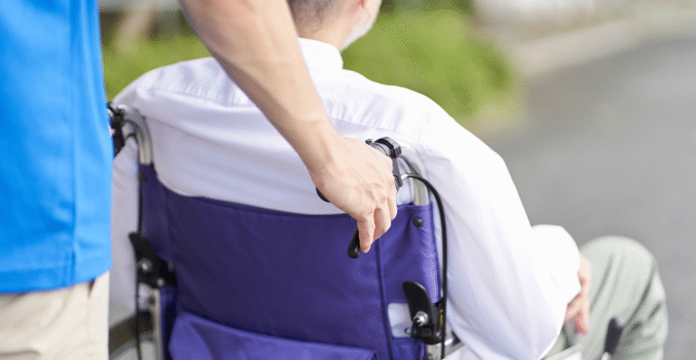 Comissão aprova dedução de gastos com cuidadores no IR