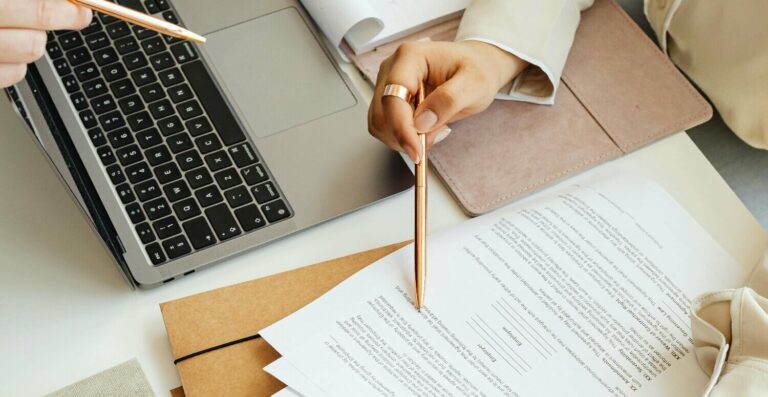 Contratos genéricos: riscos invisíveis e responsabilidade do contador