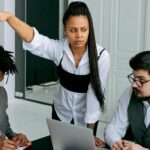 Monitoramento de funcionários remotos: limites legais e riscos para empresas