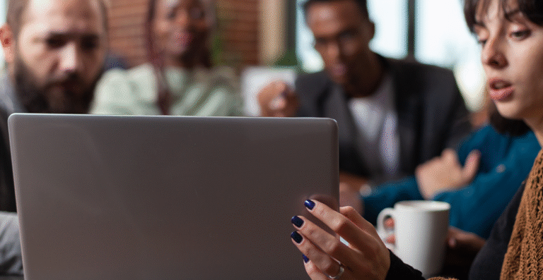 Confira agenda do CONBCON 2025: segundo dia aborda reforma tributária, ICMS, eSocial, MA, IA e mais