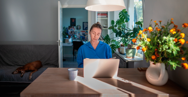 Reforma Administrativa propõe limitar home office