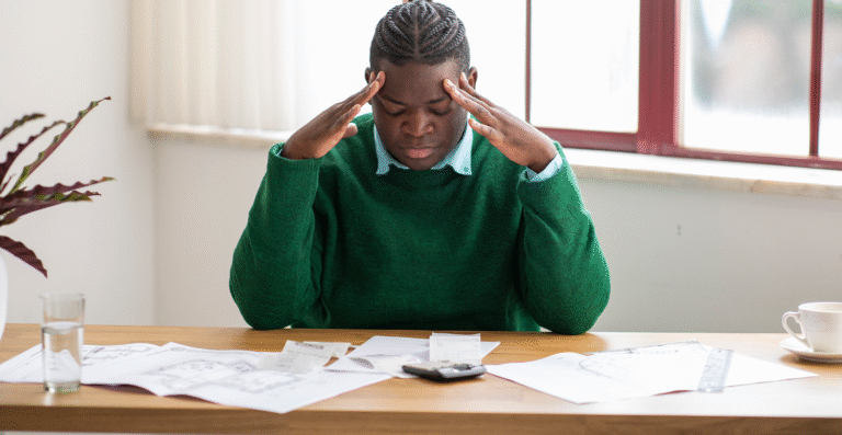 Brasil registra 77 milhões de inadimplentes, maior número da história