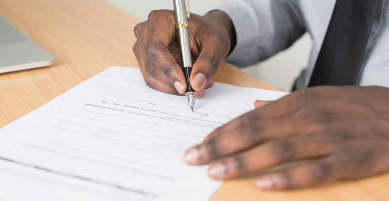 Abertura de empresas e a assinatura do contador: blindagem ou burocracia?