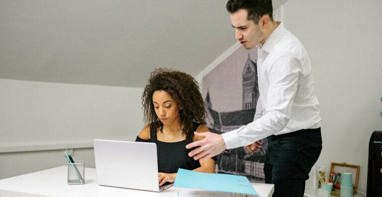 Direitos dos funcionários no fim de ano: o que a empresa precisa cumprir