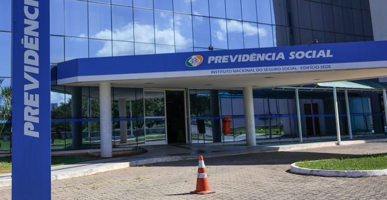 INSS suspende atendimentos até sexta (30) para atualização de sistema