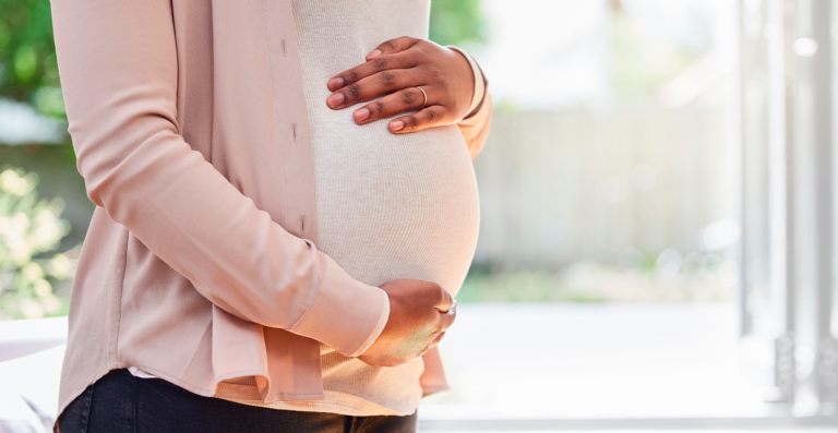 Seguro-desemprego pode ganhar 3 parcelas extras para gestantes e pais