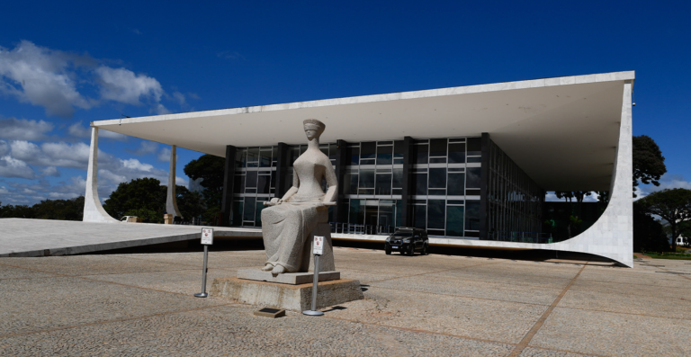 STF recebe novas ações contra tributação de altas rendas no IR