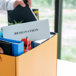 Programa de demissão voluntária PDV avança nas empresas