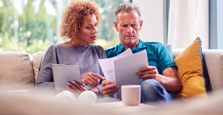 Casal deve declarar o IR junto ou separado? Veja o que muda