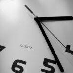 Hora extra: entenda os riscos e cálculos para empresas