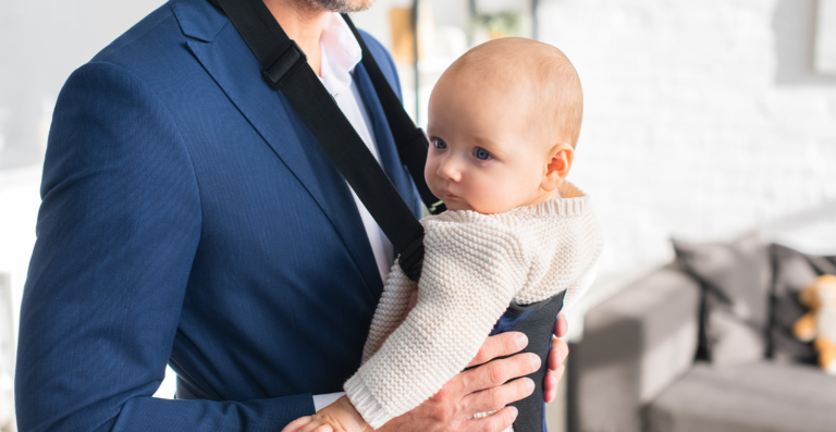 Nova lei amplia licença e cria salário-paternidade