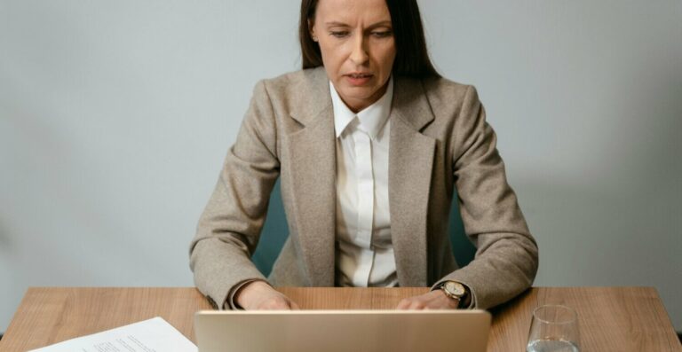 Devedor Contumaz em 2026: a nova Portaria que pode vetar sua empresa de contratos públicos e parcelar dívidas