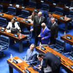 Câmara adia votação do novo teto do MEI
