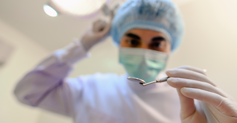 Receita reduz presunção de IRPJ e CSLL para cirurgias odontológicas