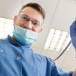 Dentista pode dar atestado para justificar falta?