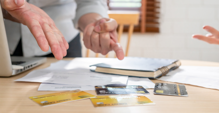 Dívida impagável? Saiba como renegociar sem prejuízo