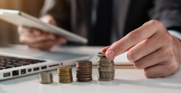 Receita paga cashback do IR a 4 mi no dia 15; veja quem recebe