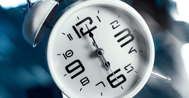 Quatro minutos de hora extra no trabalho podem gerar justa causa? Entenda