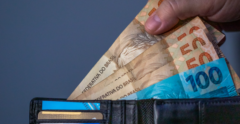 Quinto dia útil de outubro: salário cai até dia 6