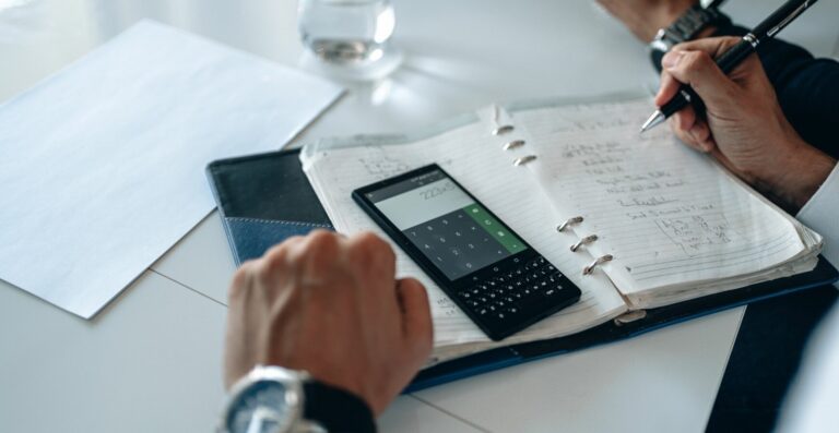 Fim da escala 6×1 pressiona empresas a rever custos e jornadas